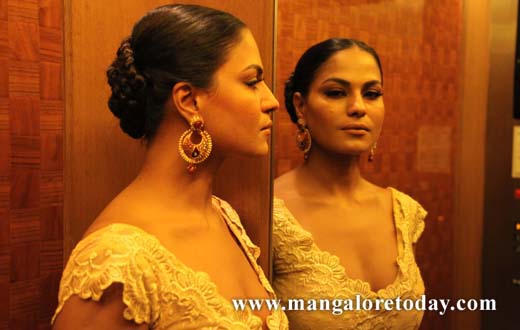 Veena Malik Silk Sakkath Hot Maga release on August 2